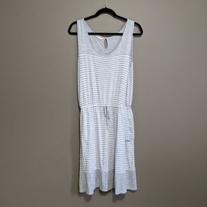 La Vie en Rose | white & gray stripe night gown